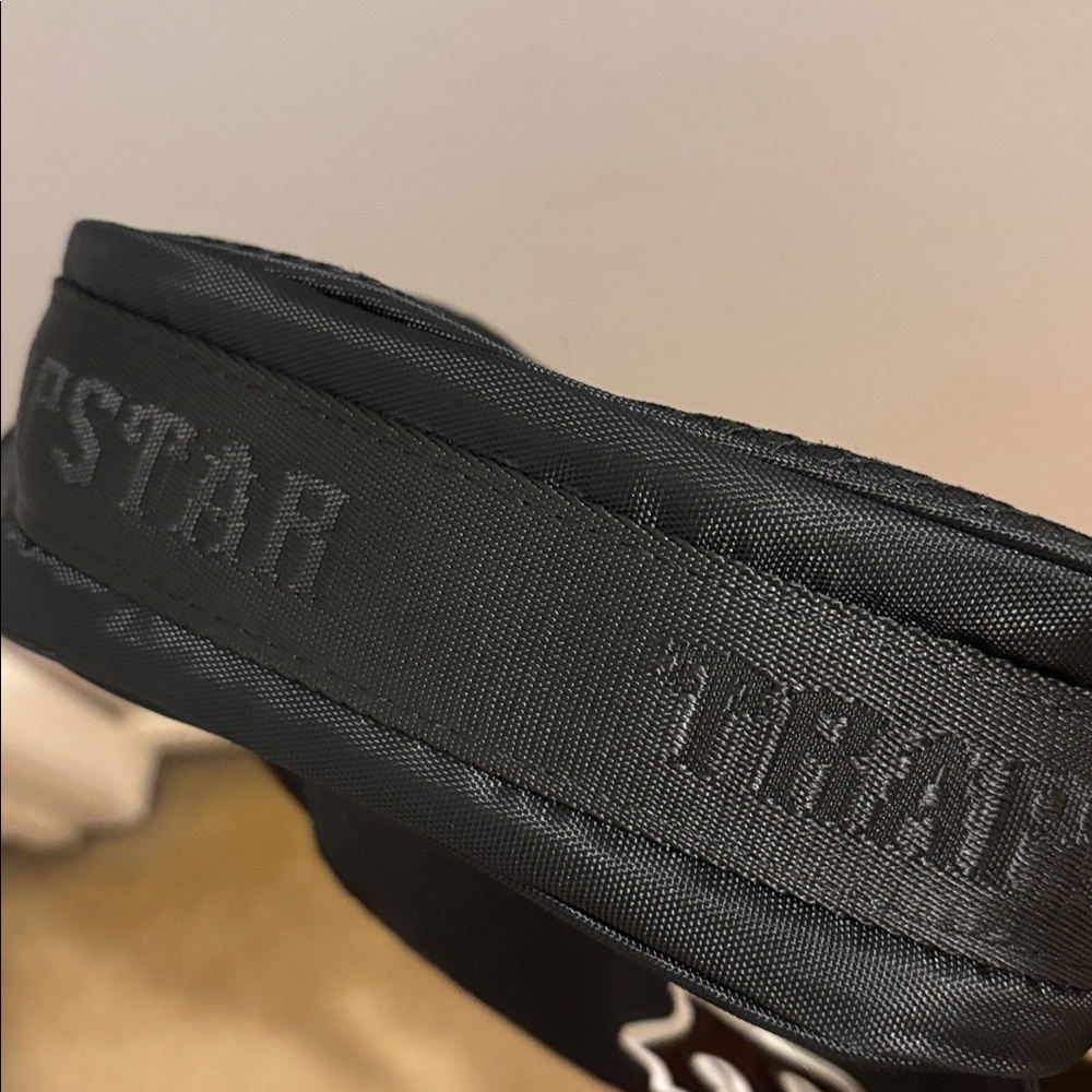 Trapstar Irongate T Crossbody Bag - Picture 9 of 9